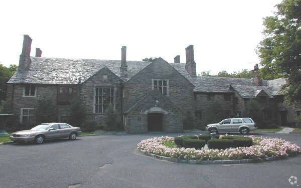Primary Photo - 1 Byrne Ln