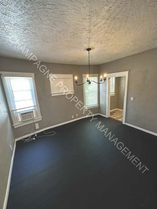 Building Photo - 3231 Park Ave