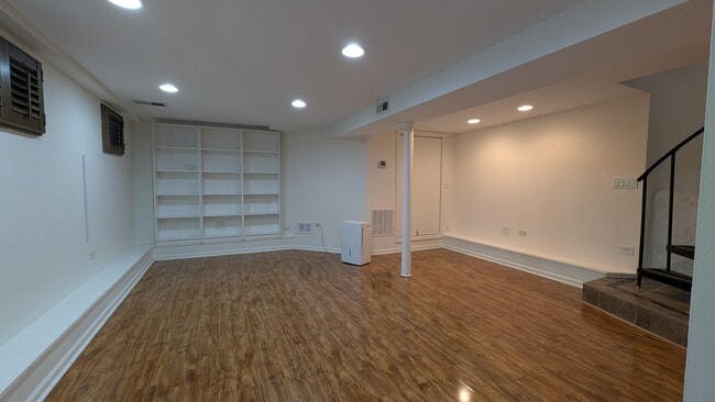 Foto del edificio - 1222 W Hubbard St