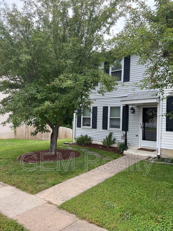 Building Photo - 5253 Daffodil Dr
