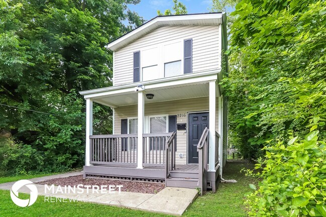 Foto del edificio - 2216 W Main St