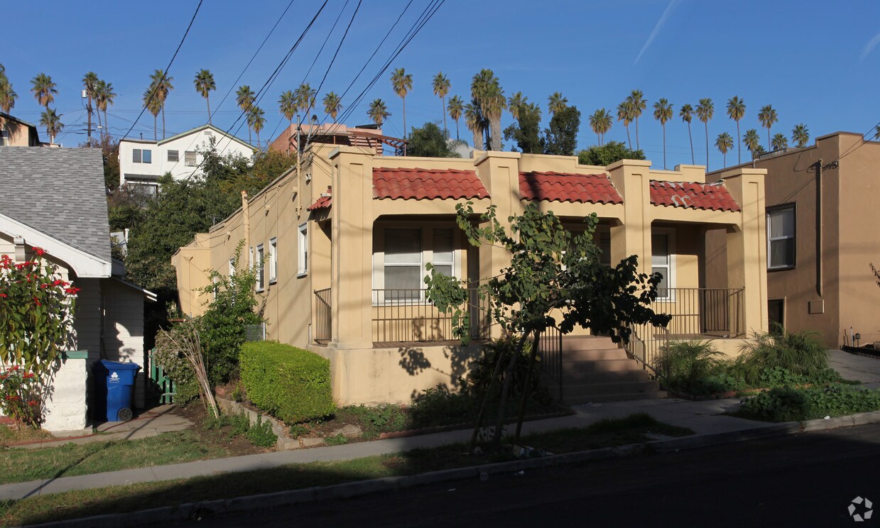 Foto del edificio - 1341 Portia St