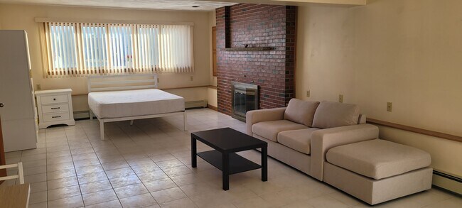 Foto del edificio - 15 Landers Rd