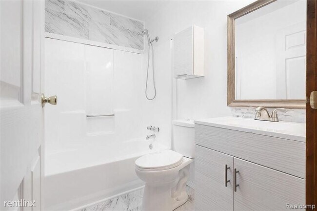 Foto del edificio - 2 br, 1 bath House - 39191 Jefferson Ave