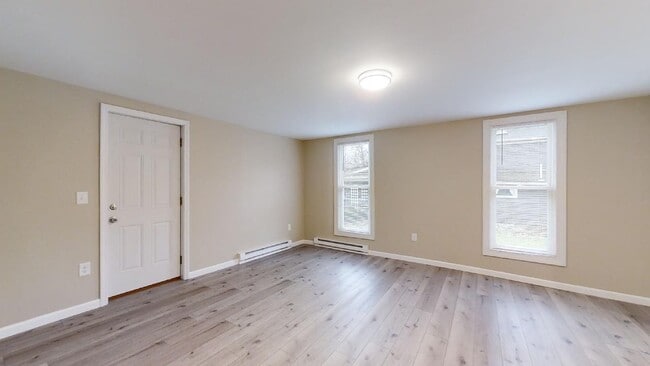 Building Photo - 173 S Main St