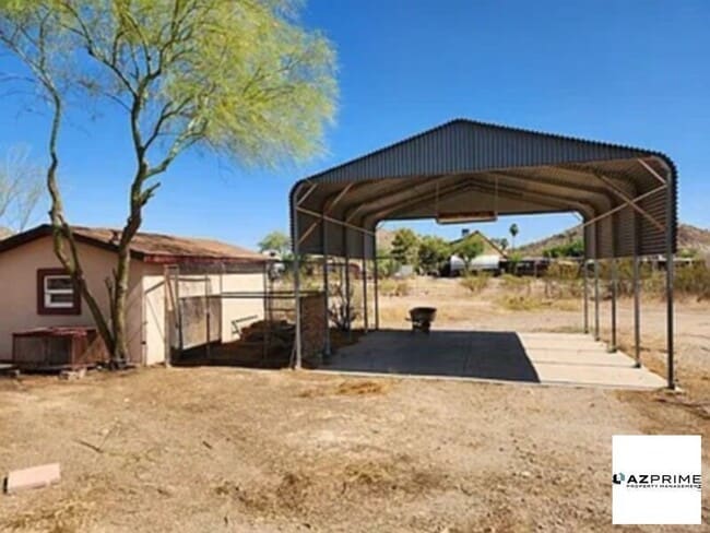 Building Photo - W Bonnie Ln