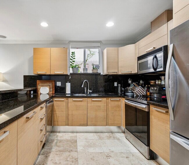 Foto del edificio - 3168 Ohio St