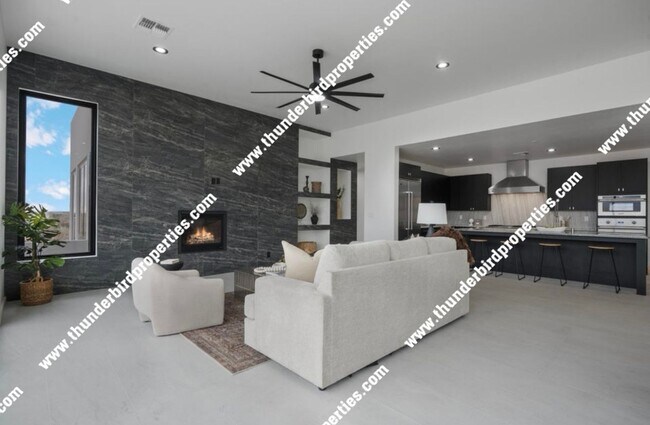 Building Photo - Living on top of the world in Corrales!!!! Look at these views!!!!