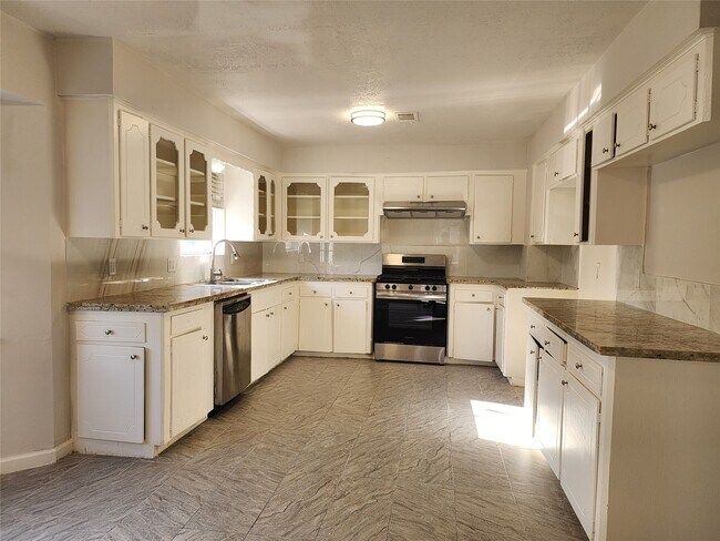 Foto del edificio - 8531 Hiawatha Dr