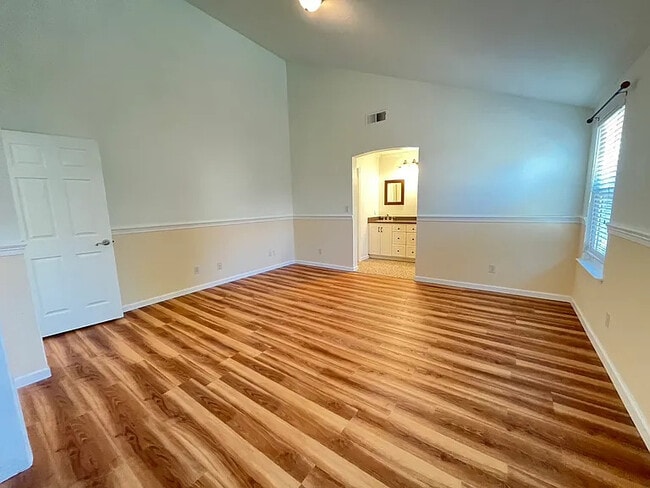 Building Photo - 2082 E Minarets Ave