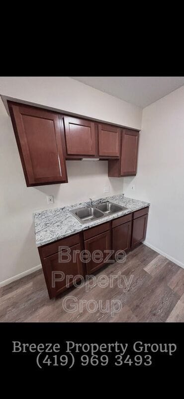 Building Photo - 5339 Secor Rd