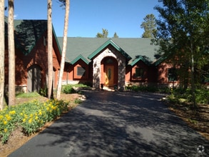 Building Photo - 464 Silver Cir