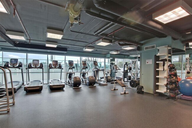 Foto del edificio - 650 West Ave