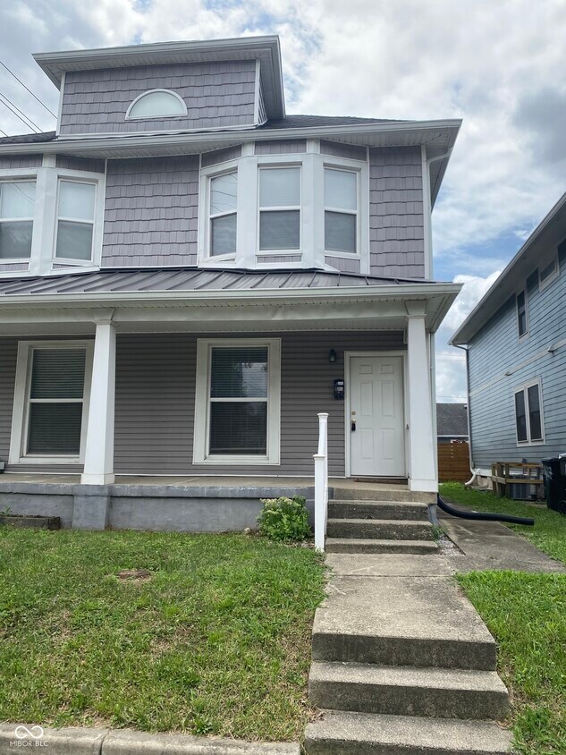 Foto principal - 1429 E New York St