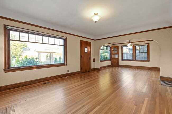 Building Photo - 3315 SE Cesar Estrada Chavez Blvd