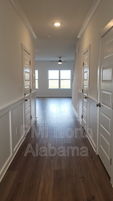 Foto del edificio - 7578 Discovery Pt Dr NW