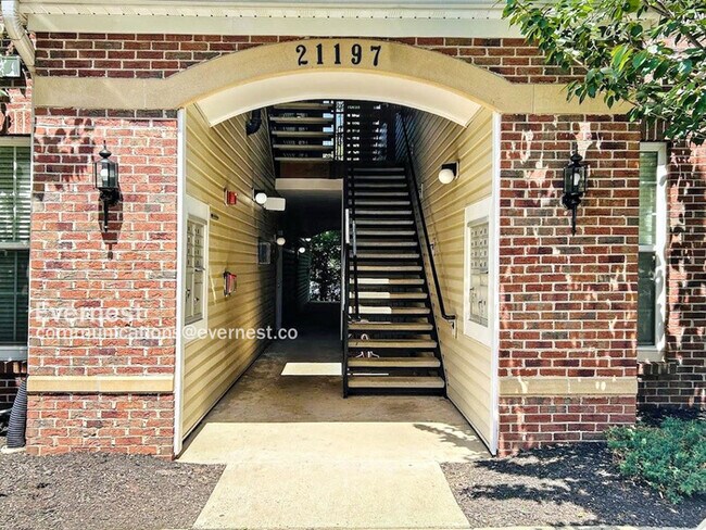 Foto del edificio - 21197 McFadden Square