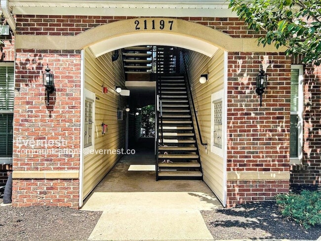 Building Photo - 21197 McFadden Square