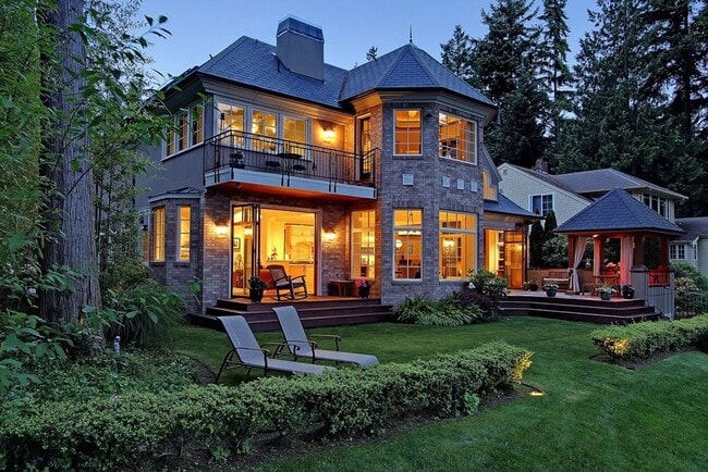 Building Photo - Waterfront Comfort with Timeless Style ava...