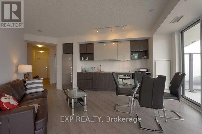 Building Photo - 99 The Donway W