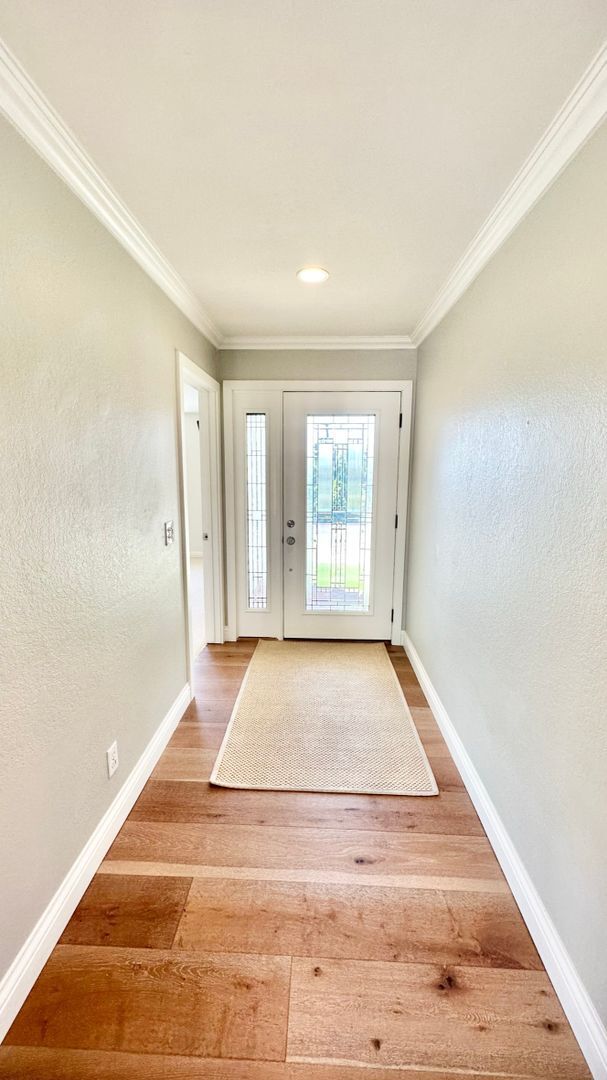 Building Photo - Beautifully updated Single-Story Country H...