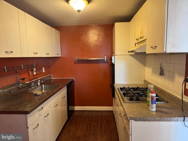 Foto del edificio - 4600 Duke St