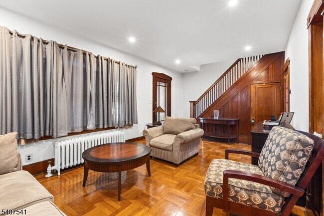 Foto del edificio - 199 E 7th St