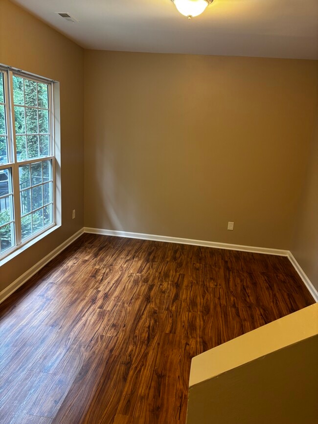 Building Photo - 8533 Kangaroo Ct
