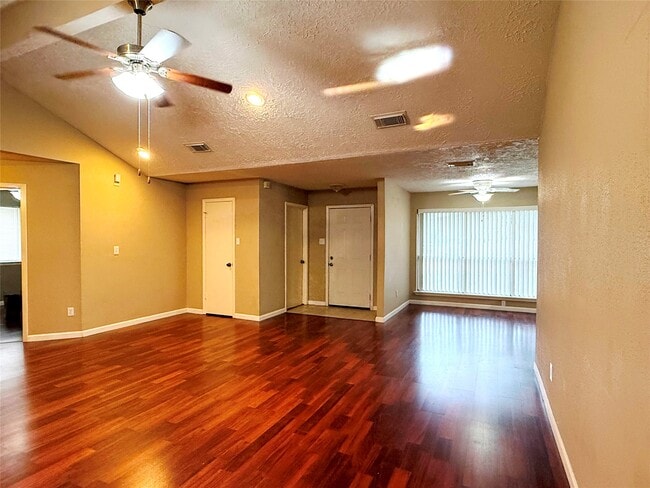 Building Photo - 4923 Kentwalk Dr
