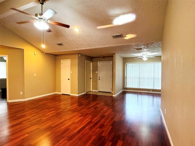 Foto del edificio - 4923 Kentwalk Dr