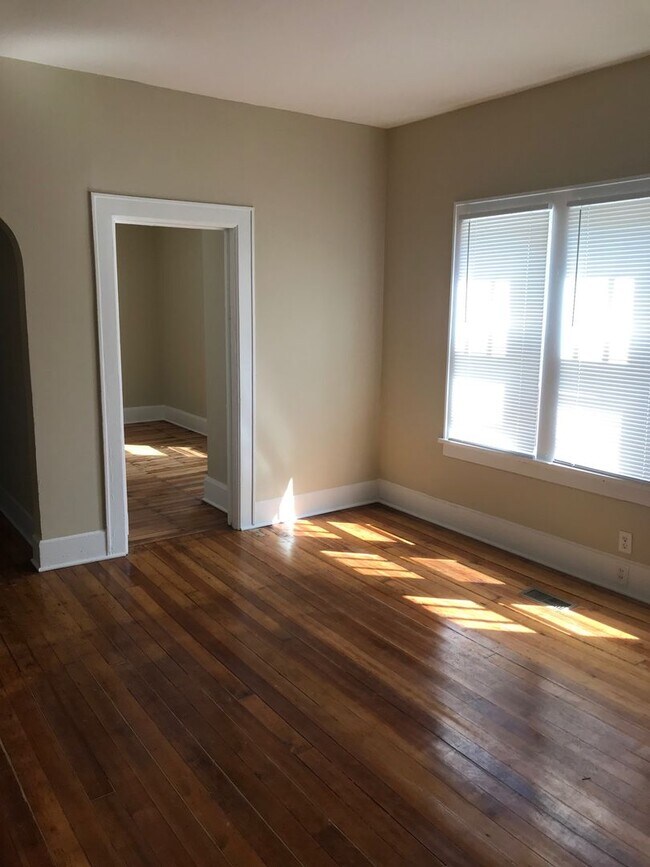 Foto del edificio - Updated 5 Bedroom 2 Bathroom Home in St.Paul!