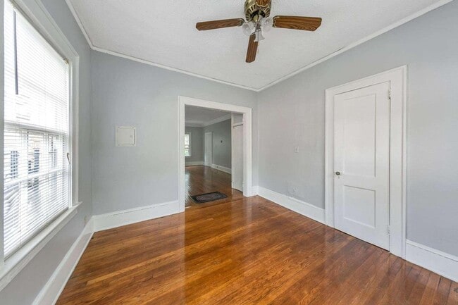Building Photo - 52 Delmont Dr NE