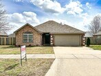 Foto principal - 3 Bed, 2 Bath Home in Fayetteville!