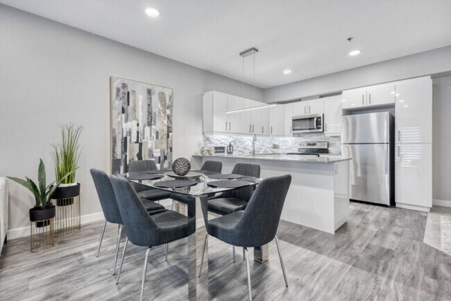 Photo du bâtiment - Bella Vista Luxury Living