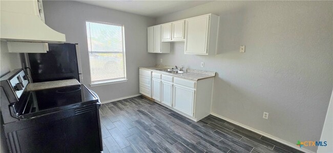 Building Photo - 1802 Windward Dr