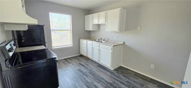 Foto del edificio - 1802 Windward Dr