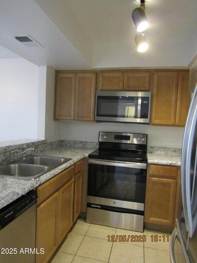 Building Photo - Baseline Road - #102