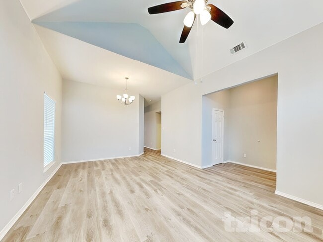 Building Photo - 1700 Bob Dr