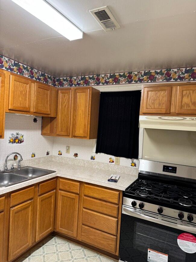 Foto del edificio - 328 Manning Rd E