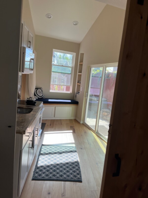 Building Photo - 6086 Palomar Cir