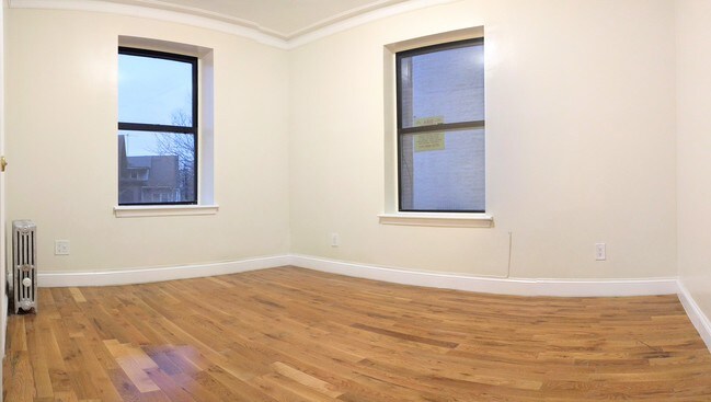 Building Photo - 2353 Foster Ave