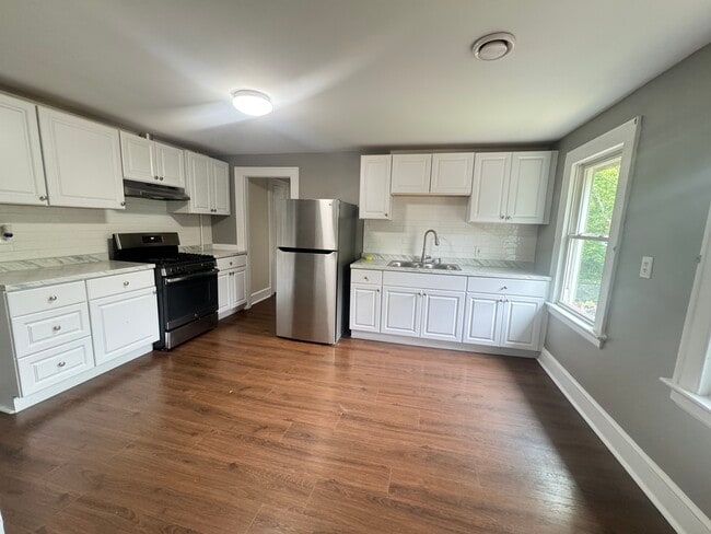 Building Photo - 267 Sylvan Ave