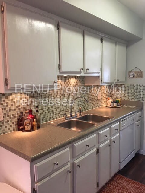 Foto principal - Adorable 2BR/1BA duplex in West Nash!