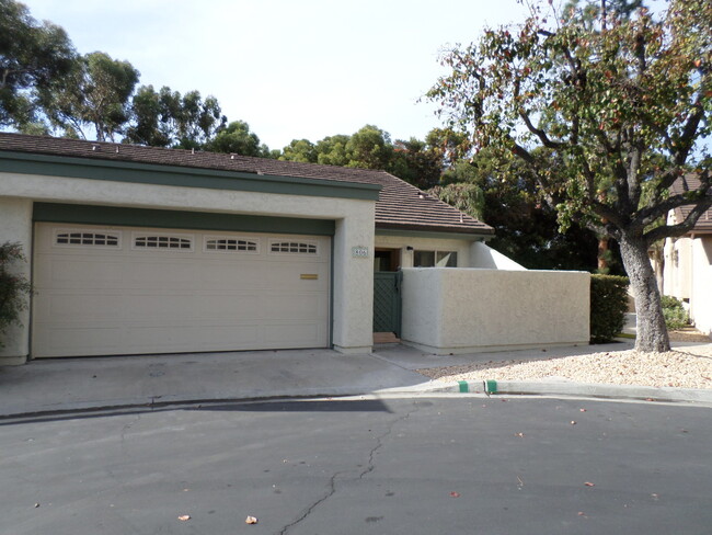 Building Photo - 806 Cardamom Ct