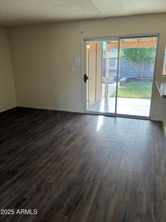 Building Photo - 2205 W Curry St