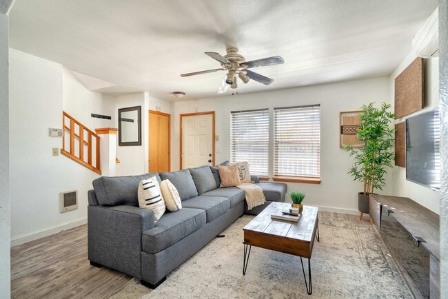 Building Photo - 5040 NE 18th Ave