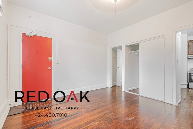 Foto del edificio - 1021 S Park View St