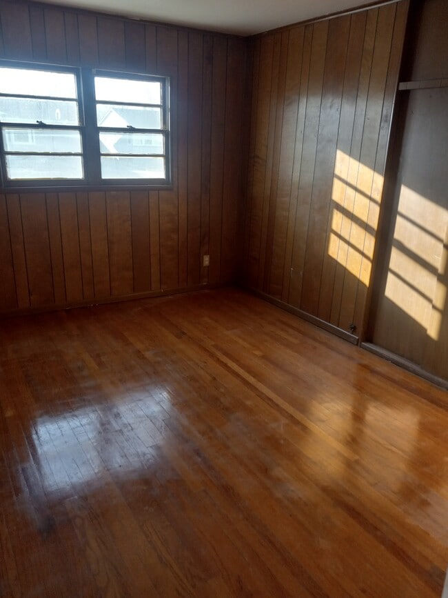 Building Photo - 812 N Dwight St