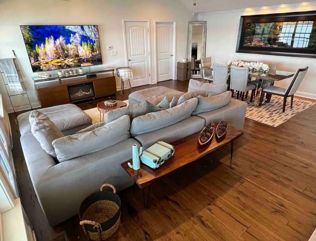 Building Photo - Modernized 3 Bedroom Charming Home with a ...