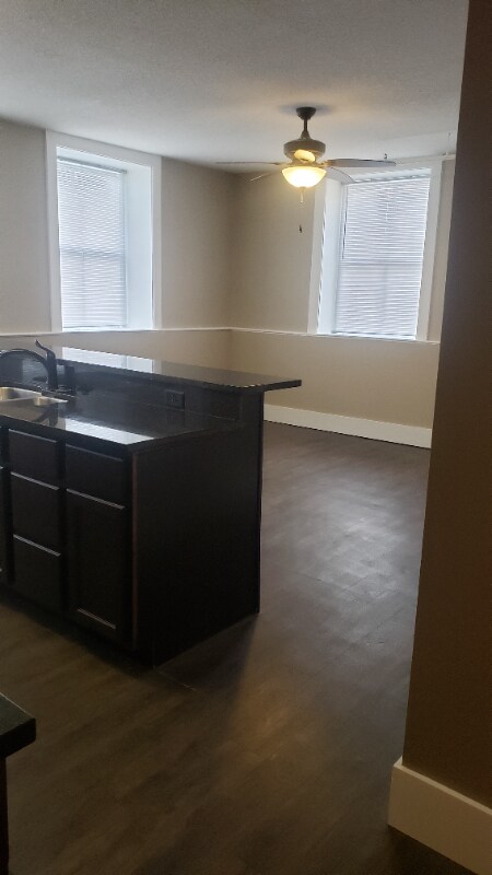 Foto del edificio - 2212 E 12th St